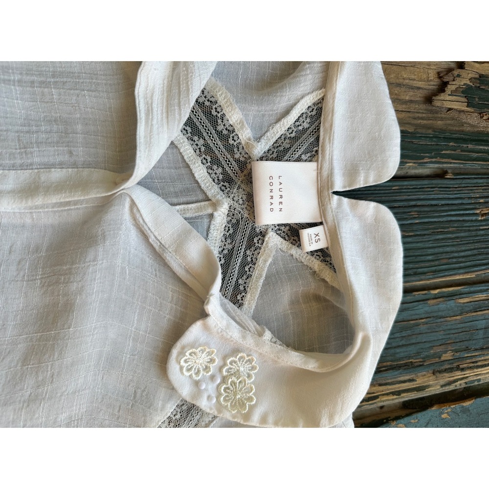 Lauren Conrad White Lace Inset Embroidered Peter Pan Collar Sleeveless Blouse XS - Picture 2 of 7